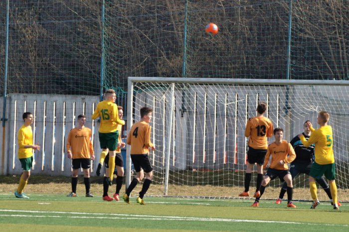 Ilustračný obrázok k článku Víkendový futbal mladých: Dorastenci neprehrali ani zápas, žiaci tradične valcovali