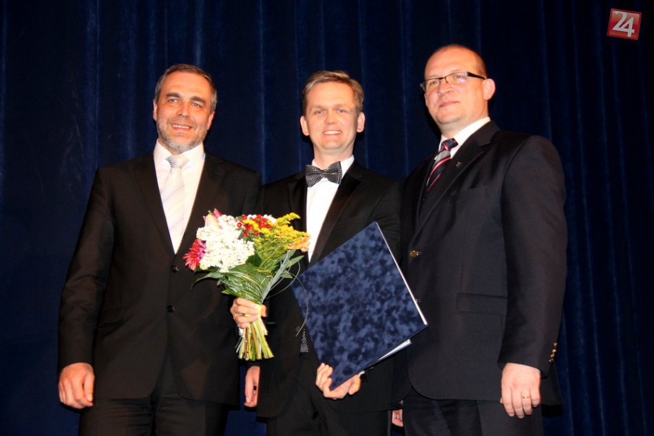 Ilustračný obrázok k článku Najsympatickejší popradský učiteľ Peter Pastorek: Prvé reakcie po získaní krásnej pocty!