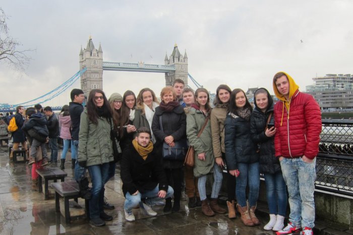 Ilustračný obrázok k článku Študenti z obchodnej dostali parádnu príležitosť: Na vlastnej koži zažili džob v Londýne, aj život v bežnej rodine! FOTO