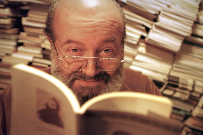 Ilustračný obrázok k článku Zomrel Kornel Földvári, legenda slovenskej kultúry, literatúry a divadelníctva