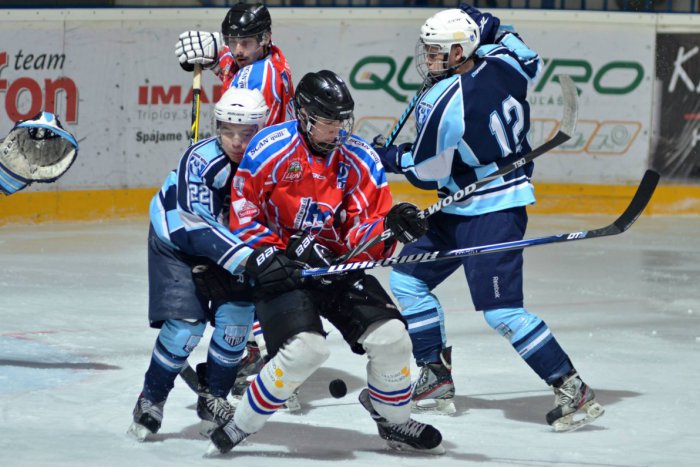 Ilustračný obrázok k článku Piatok a sobota: Finále hokejovej extraligy juniorov medzi Mikulášom a Trenčínom