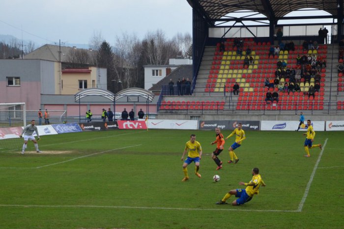 Ilustračný obrázok k článku Futbalová šťastena stála pri domácich, prepotrebné body zostali doma