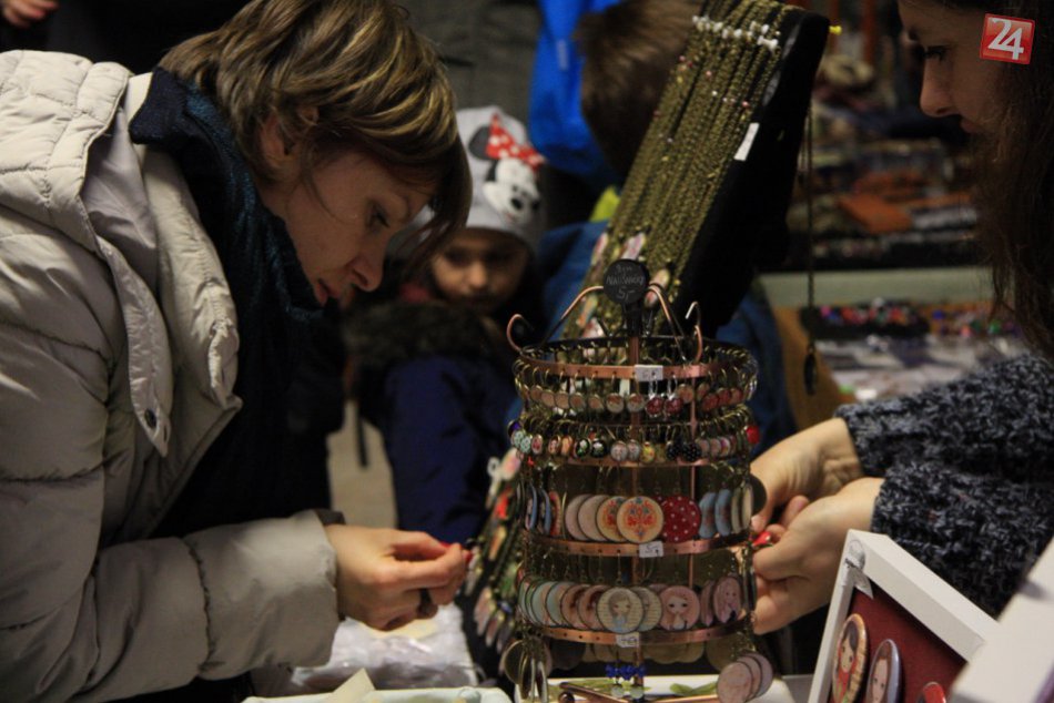 Ilustračný obrázok k článku Produkty, ktoré majú srdce: V Dúbravke sa konal pravý jarmok. Do Bratislavy priniesol tradičnú kultúru