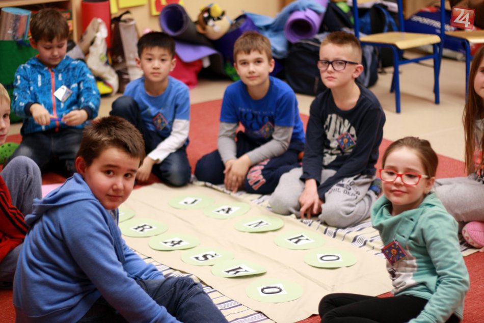 Ilustračný obrázok k článku OBRAZOM: Deti strávili knižnú prespávačku Noc s Andersenom aj v škole