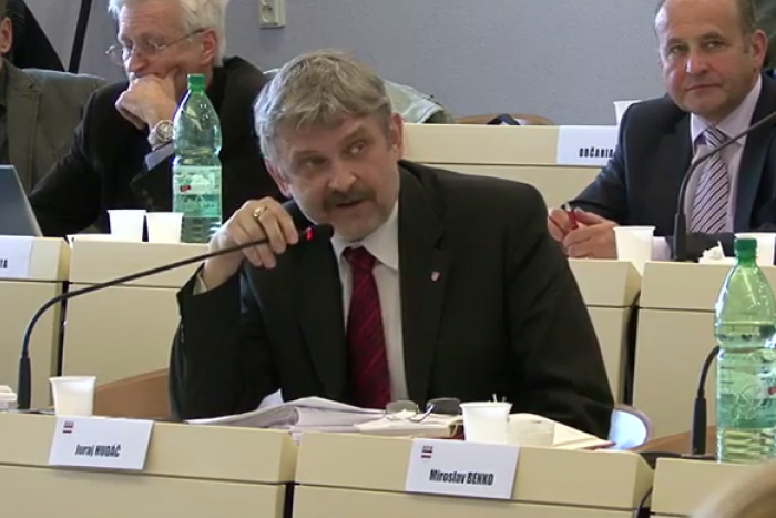 Ilustračný obrázok k článku Prešovský poslanec na zastupiteľstve o IMT Smile: Slová, ktoré Táslerovcov zaručene potešia!