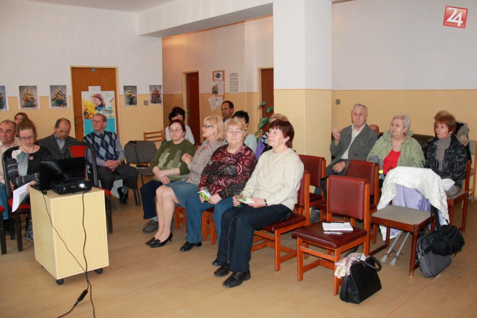 Ilustračný obrázok k článku Narušené vzťahy, šmejdi aj exekúcie: Problémy dôchodcov v Poprade riešil unikátny projekt