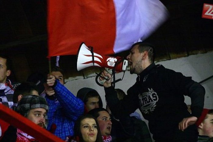 Ilustračný obrázok k článku Burcovač bystrického kotla baranov prehovoril: Titul si zaslúžime minimálne pre Mira Hlinku