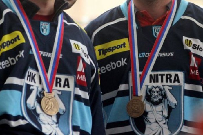 Ilustračný obrázok k článku Rozlúčka s hokejovou sezónou: Hráči dostanú medaile v PKO!