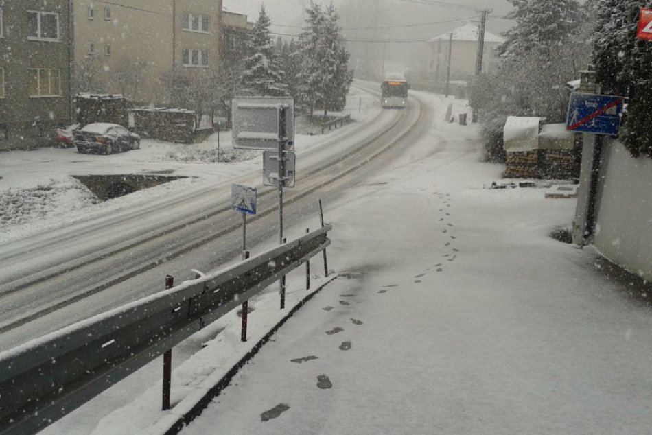 Ilustračný obrázok k článku Info o snežení pre Zvolen: V našom okrese môže spadnúť až 25 cm bielej nádielky!