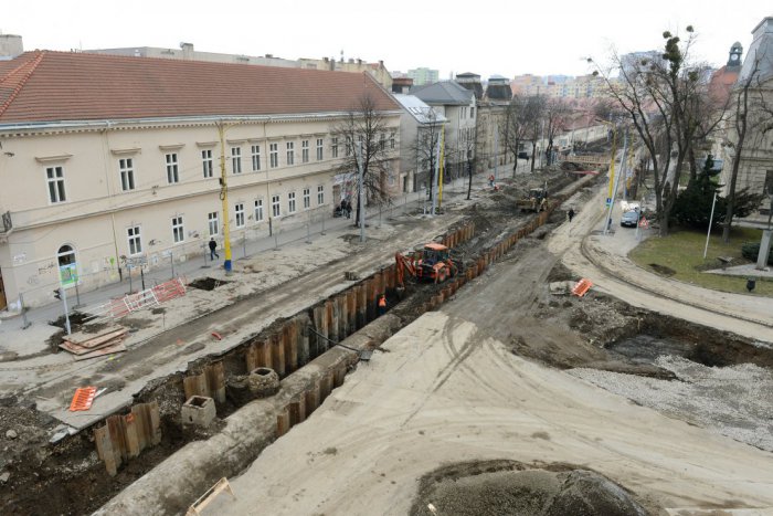 Ilustračný obrázok k článku Podľa Rašiho ukončia rekonštrukcie tratí v termíne: Toto odkazuje kritikom projektu!