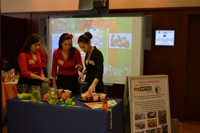 Ilustračný obrázok k článku Dnes študenti, zajtra podnikatelia: Skúsenosti v cvičných firmách žiaci zbierajú aj vďaka METRO