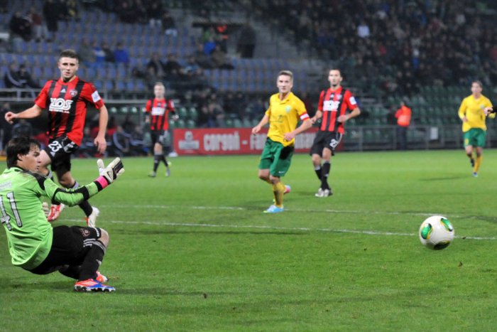 Ilustračný obrázok k článku Chce zabojovať o post jednotky: Matej Strapák predĺžil zmluvu o dva roky