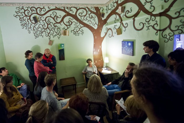 Ilustračný obrázok k článku Užite si v Poprade noc plnú literatúry: Zo skvelých kníh budú čítať skvelí herci