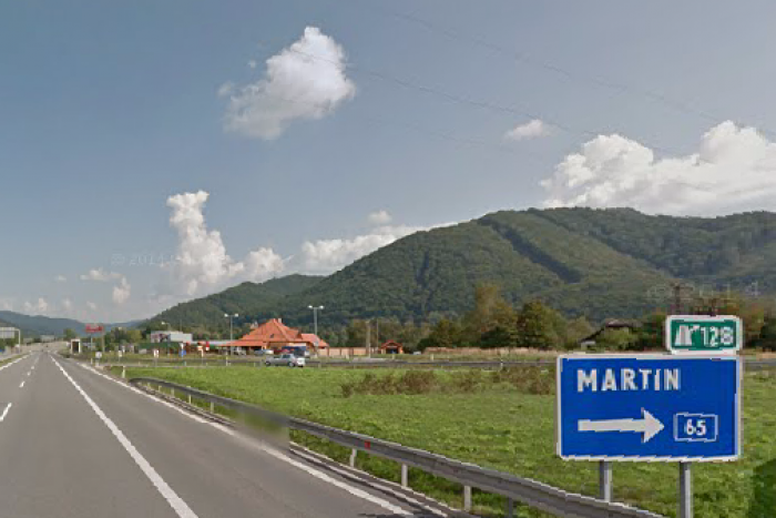 Ilustračný obrázok k článku Smerové tabule sa stali aj témou predvolebného boja: Historické mesto stále neoznačené, čo na to diaľničiari?