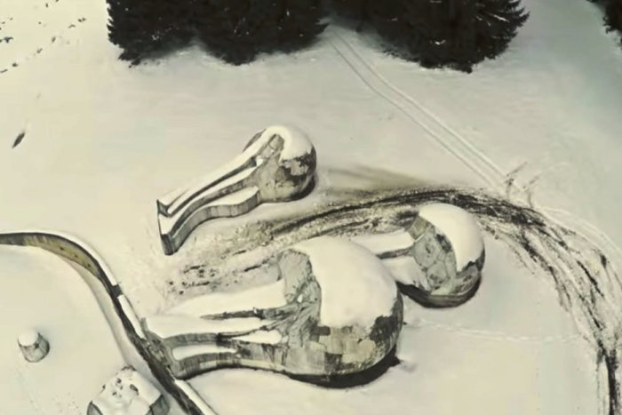 Ilustračný obrázok k článku ZÁBERY, ktoré vyvolali množstvo otázok: Čítajte, prečo je známy pamätník v takomto stave!