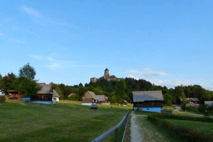 Ilustračný obrázok k článku Ľubovniansky hrad a skanzen v 3D: Historické diela si bude možné vychutnať už aj z pohodlia domova