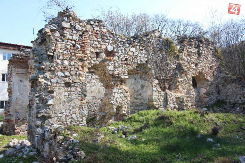 Ilustračný obrázok k článku Zaujímavá prehliadka v areáli kláštora na Zobore: Čaká nás aj pútavé divadlo