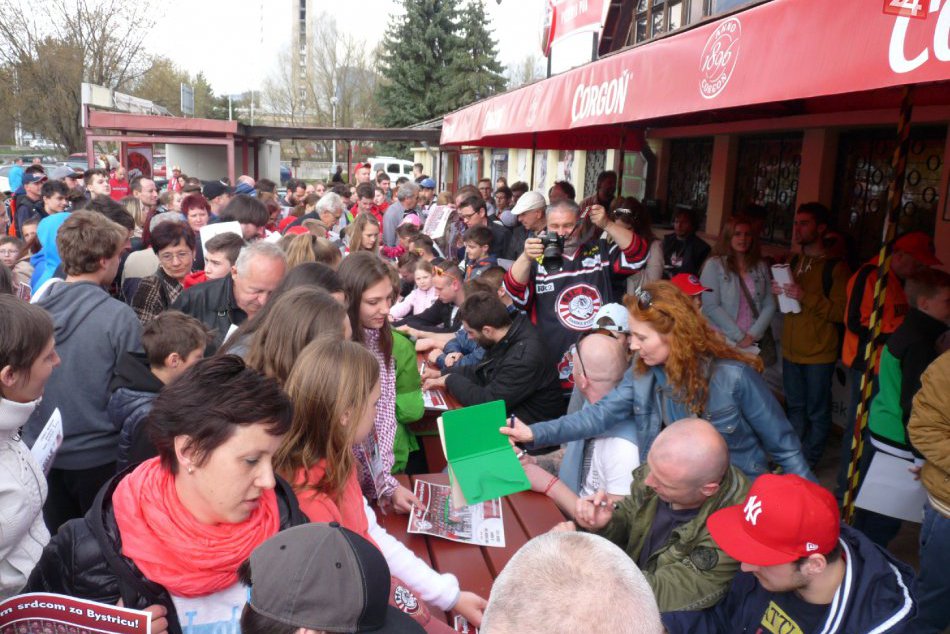 Ilustračný obrázok k článku Strieborní barani prejavia vďaku fanúšikom. Rozlúčka so sezónou s autogramiádou!