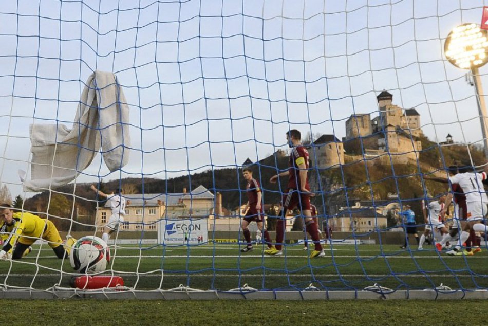 Ilustračný obrázok k článku Tréner Podbrezovej Benko: V zápase s Trenčínom sme boli bez nároku na dobrý výsledok