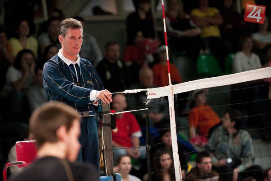 Ilustračný obrázok k článku Od úpravy kurtov až na majstrovstvá sveta: Volejbalový rozhodca Igor (41) pískal už aj v Mexiku