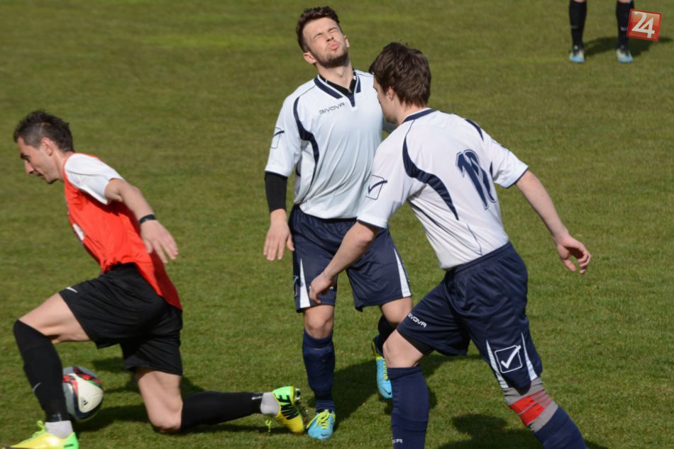 Ilustračný obrázok k článku Revúcki futbalisti súpera nešetrili: Zvolenčanom nastrieľali 4 góly!