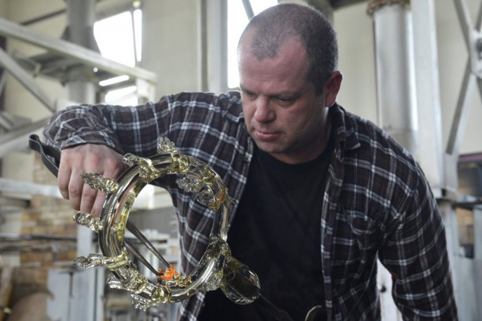 Ilustračný obrázok k článku Bez štátnej pomoci vytvorili nové miesta: Opäť začnú fúkať sklo!