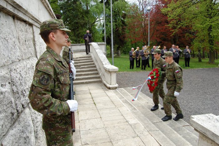 Ilustračný obrázok k článku Celoštátne oslavy konca vojny na Nicovom budú naozaj veľkolepé: Štát na ne vyčlenil štvrť milióna eur