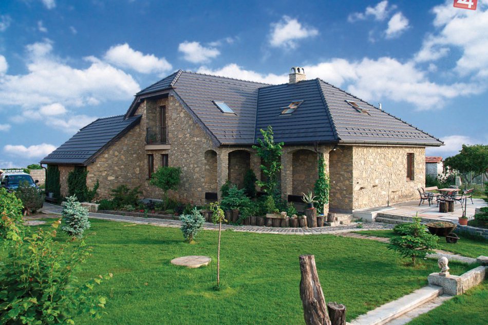 Ilustračný obrázok k článku TONDACH začal vyrábať v ČR modernú plochú škridlu FIGARO 11