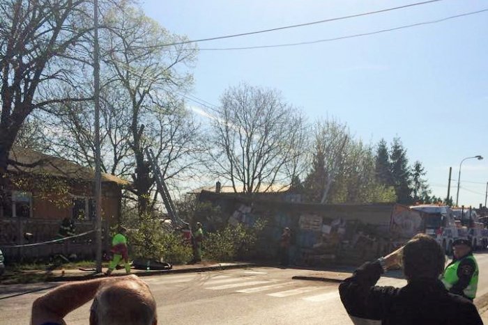 Ilustračný obrázok k článku Nové info o havárii kamiónu pri Zámkoch: Policajti vysvetľujú, ako sa to stalo! FOTO priamo z miesta