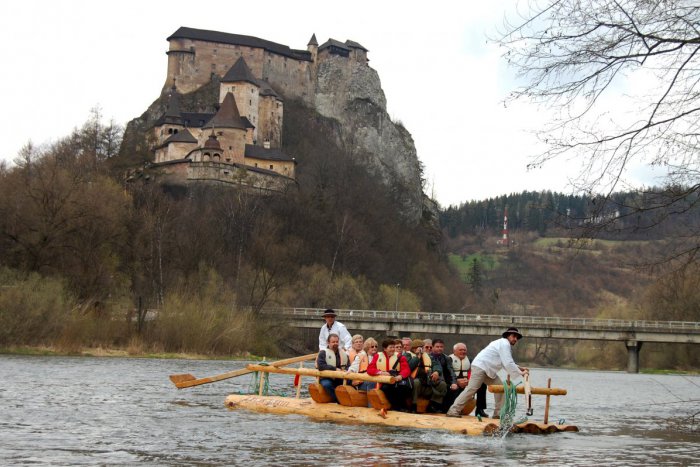 Ilustračný obrázok k článku Zachytená nádhera nášho regiónu a k tomu melódia slávneho seriálu: Toto VIDEO vás chytí za srdce!