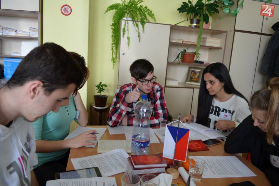 Ilustračný obrázok k článku Kniha legiend v podaní popradských študentov: Napísali ju v angličtine spolu s rovesníkmi z troch krajín