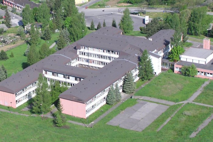 Ilustračný obrázok k článku Študenti a študentky rozhodli: TOTO sú dvaja najobľúbenejší učitelia školy na Podborovej