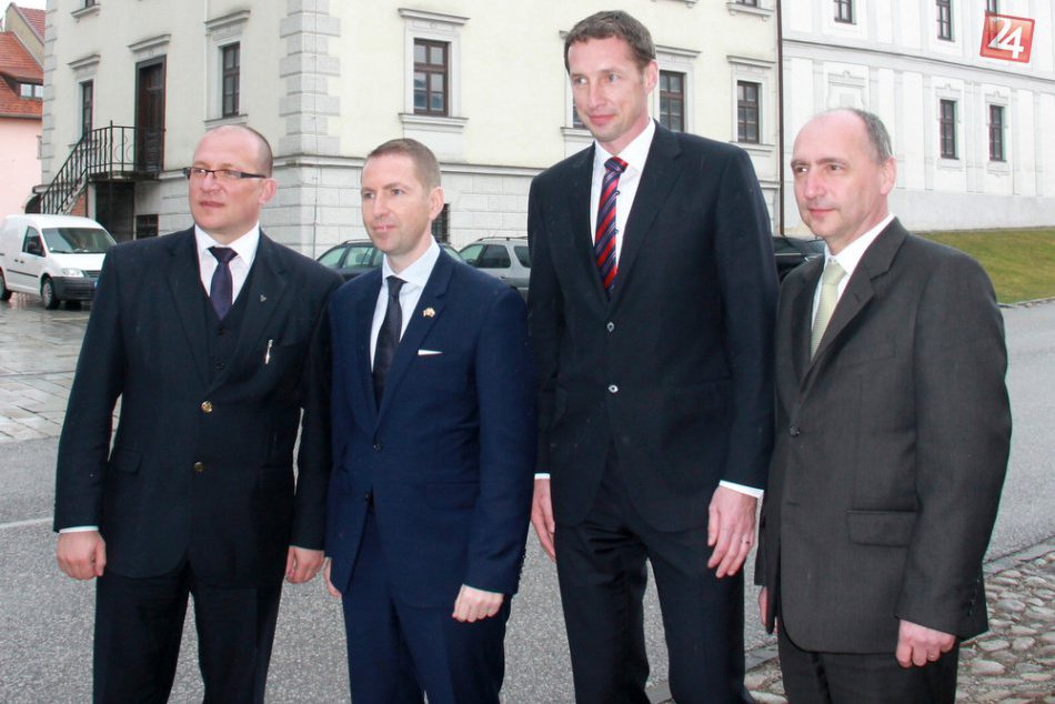 Ilustračný obrázok k článku Britský veľvyslanec na stretnutí s primátormi: Hovorilo sa i o spolupráci Spojeného kráľovstva a nášho regiónu