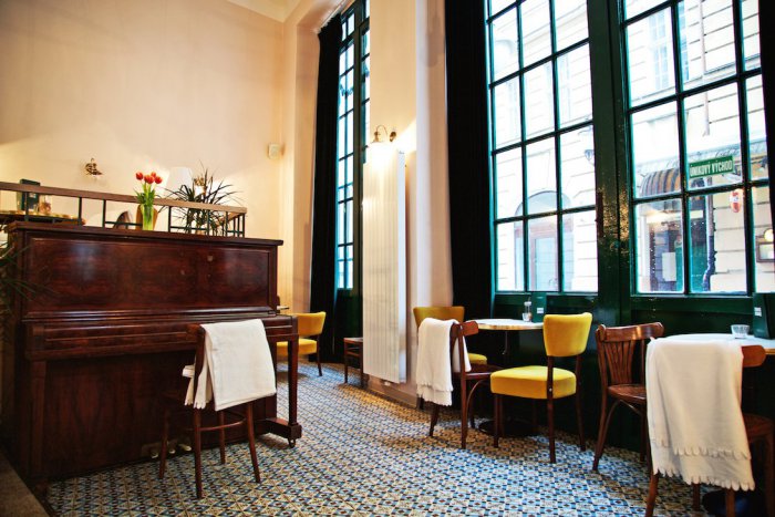 Ilustračný obrázok k článku Lucia Satinská o novom kultúrnom formáte: SOARÉ prinesie zaujímavé témy i hostí. Starú Bratislavu prepojí s tou súčasnou