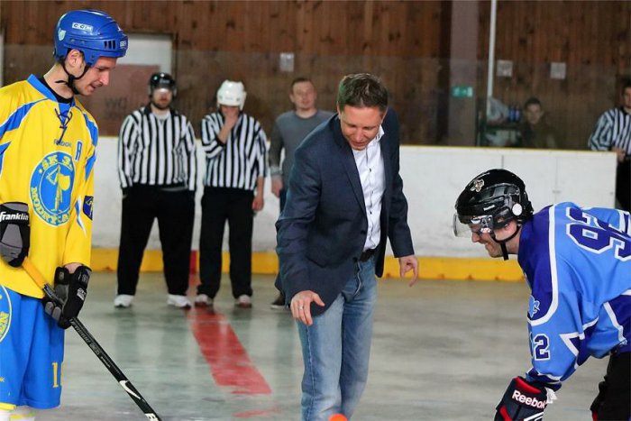 Ilustračný obrázok k článku V Bystrici odštartovala už 19. sezóna hokejbalovej ligy: O putovný pohár sa pobije 22 tímov