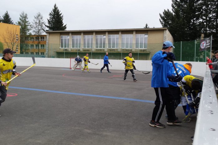 Ilustračný obrázok k článku Debakel v Prešovskej hokejbalovej lige, ktorý berie dych: Tím od súpera vyfasoval 28 gólov!