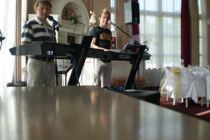 Ilustračný obrázok k článku Otec a syn na jednom pódiu: Do nášho regiónu prichádza obľúbené Duo Jamaha!