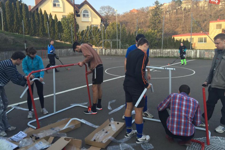 Ilustračný obrázok k článku Robiť niečo nielen pre seba sa vypláca! Pustili sa do práce dobrovoľne, oslovili sponzorov, teraz potešia nejedného z vás