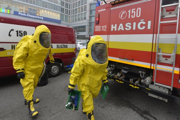 Ilustračný obrázok k článku Panika na Saratovskej ulici v Dúbravke! Na miestnej pošte sa vysypal podozrivý biely prášok