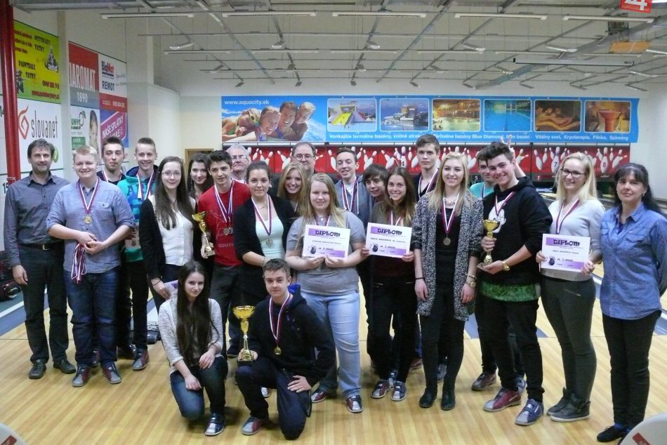 Ilustračný obrázok k článku Skončili sa školské ligy v bowlingu: Zvíťazili družstvá SOŠE Matejovce a ZŠ Dostojevského A