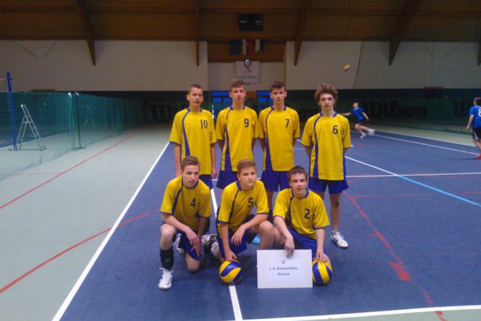 Ilustračný obrázok k článku Volejbalisti z revúckej základky? Prebojovali sa cez všetky kolá a potom prišiel parádny úspech!