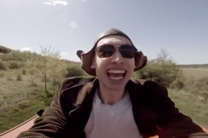 Ilustračný obrázok k článku VIDEO: Po Bratislave na streche autobusu? Pre tohto mladíka žiaden problém