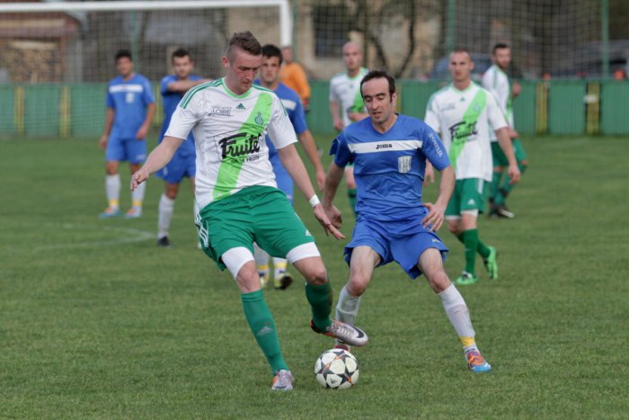 Ilustračný obrázok k článku KOMPLETNÝ FUTBALOVÝ PREHĽAD: Žarnovica v derby jasne vyhrala, Repište sa dočkalo prvého jarného víťazstva!