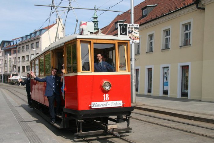Ilustračný obrázok k článku Historickými električkami sa počas víkendu previezlo viac ako 10-tisíc ľudí