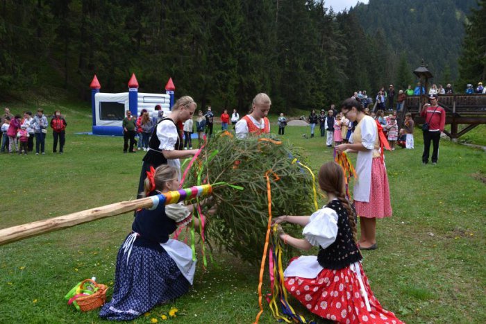 Ilustračný obrázok k článku POZVÁNKA: Sadíme my máje (čo nám dajú za ne) v Čutkovskej doline