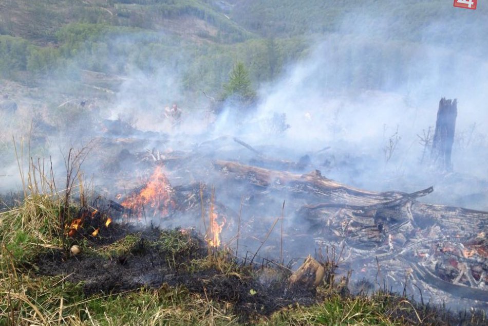 Ilustračný obrázok k článku FOTO priamo z miesta požiaru pri Betliari: Hasiči si rozdelili hliadky!