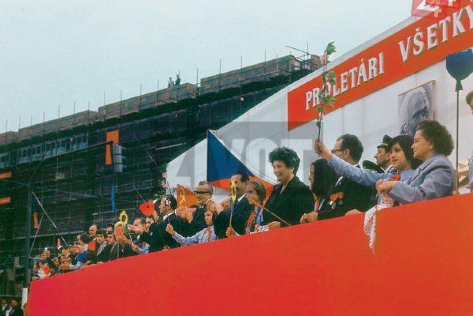 Ilustračný obrázok k článku Prvý máj sa oslavoval aj po Černobyle: Na Slovensku nebezpečenstvo nehrozilo