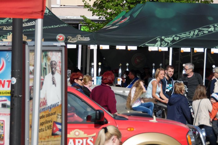 Ilustračný obrázok k článku V Humennom pivo tečie potokom: Švejkove pivné dni, deň prvý na FOTKÁCH