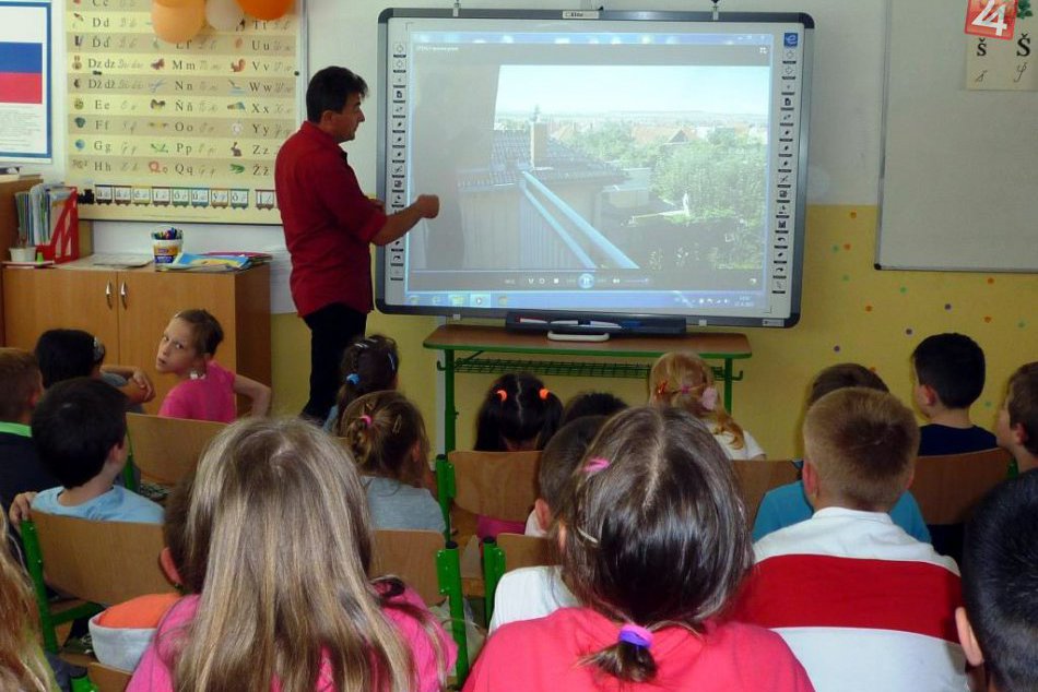 Ilustračný obrázok k článku Zaujímavý deň na Fatranskej: Deti si užili prednášku dokumentaristu Stanislava Kováča