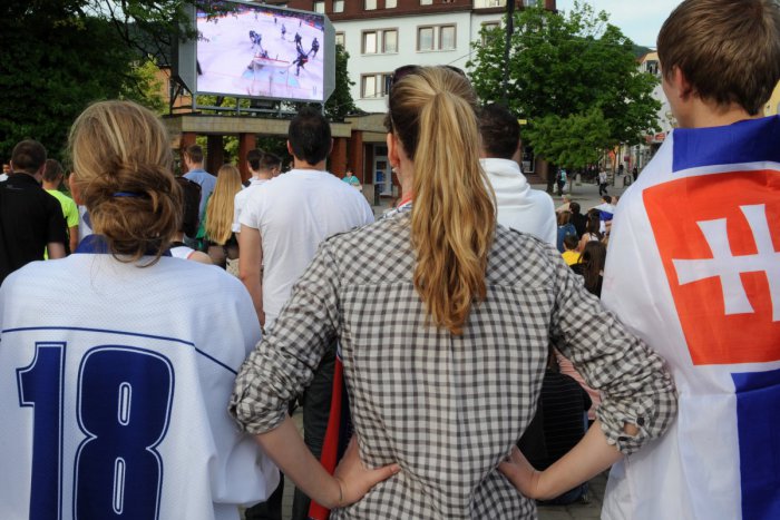 Ilustračný obrázok k článku Hokejová horúčka pohltí aj známych Žilinčanov. Poslankyňa priznáva: Niekedy radšej odídem od TV!